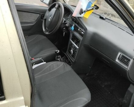 Бежевый Дэу Нексия, объемом двигателя 1.6 л и пробегом 166 тыс. км за 1999 $, фото 3 на Automoto.ua