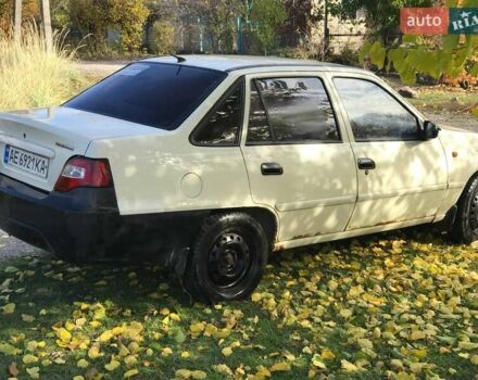 Бежевый Дэу Нексия, объемом двигателя 1.5 л и пробегом 200 тыс. км за 1499 $, фото 1 на Automoto.ua