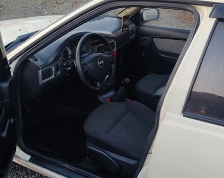 Бежевый Дэу Нексия, объемом двигателя 1.5 л и пробегом 90 тыс. км за 1700 $, фото 4 на Automoto.ua