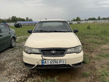 Дэу Нексия 1995 в Вышгороде на Automoto.ua Бежевый Дэу Нексия, объемом двигателя 1.5 л и пробегом 200 тыс. км за 1000 $, фото 1 на Automoto.ua