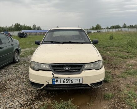 Бежевый Дэу Нексия, объемом двигателя 1.5 л и пробегом 200 тыс. км за 1000 $, фото 1 на Automoto.ua