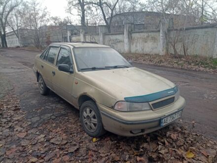 Бежевый Дэу Нексия, объемом двигателя 1.5 л и пробегом 368 тыс. км за 750 $, фото 1 на Automoto.ua