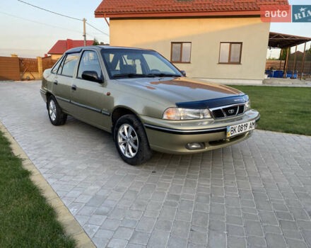 Бежевый Дэу Нексия, объемом двигателя 1.5 л и пробегом 69 тыс. км за 2800 $, фото 1 на Automoto.ua