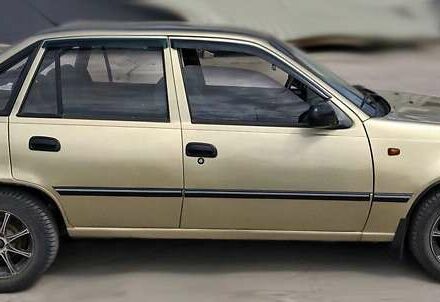 Дэу Нексия 2007 в Золотоноше на Automoto.ua Бежевый Дэу Нексия, объемом двигателя 1.5 л и пробегом 193 тыс. км за 1648 $, фото 1 на Automoto.ua