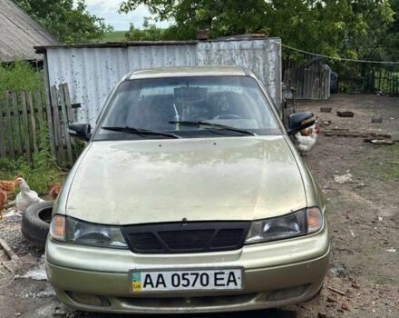 Бежевий Деу Нексія, об'ємом двигуна 1 л та пробігом 270 тис. км за 600 $, фото 1 на Automoto.ua