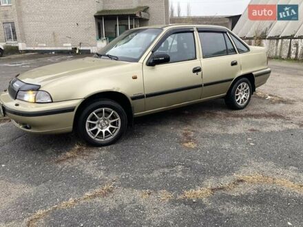 Бежевый Дэу Нексия, объемом двигателя 1.5 л и пробегом 183 тыс. км за 3000 $, фото 1 на Automoto.ua