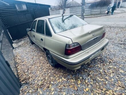 Бежевый Дэу Нексия, объемом двигателя 1.5 л и пробегом 133 тыс. км за 450 $, фото 1 на Automoto.ua