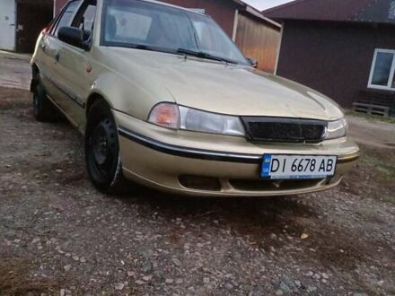 Бежевый Дэу Нексия, объемом двигателя 1.5 л и пробегом 165 тыс. км за 1200 $, фото 1 на Automoto.ua