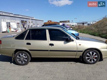 Деу Нексія 2008 у Одесі на Automoto.ua Бежевий Деу Нексія, об'ємом двигуна 0 л та пробігом 153 тис. км за 2300 $, фото 1 на Automoto.ua