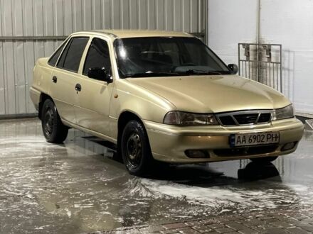 Деу Нексія 2008 у Києві на Automoto.ua Бежевий Деу Нексія, об'ємом двигуна 1.5 л та пробігом 227 тис. км за 1400 $, фото 1 на Automoto.ua