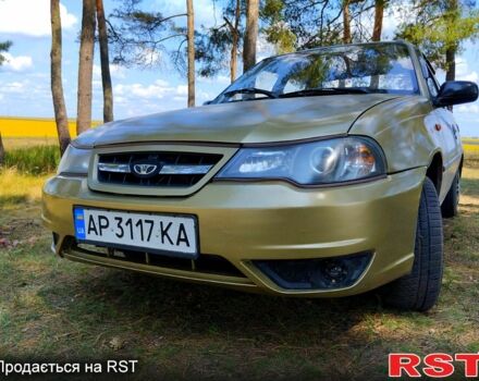 Бежевый Дэу Нексия, объемом двигателя 1.5 л и пробегом 100 тыс. км за 1450 $, фото 1 на Automoto.ua
