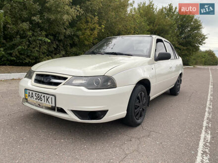 Дэу Нексия 2010 в Рокитном на Automoto.ua Бежевый Дэу Нексия, объемом двигателя 1.5 л и пробегом 250 тыс. км за 1850 $, фото 1 на Automoto.ua