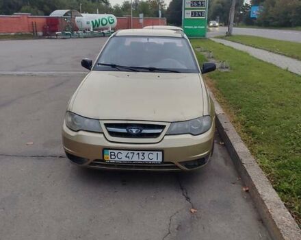 Бежевый Дэу Нексия, объемом двигателя 1.5 л и пробегом 240 тыс. км за 1822 $, фото 1 на Automoto.ua