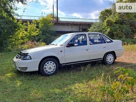 Деу Нексія 2011 у Харкові на Automoto.ua Бежевий Деу Нексія, об'ємом двигуна 1.6 л та пробігом 37 тис. км за 4000 $, фото 1 на Automoto.ua