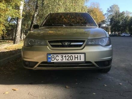 Дэу Нексия 2011 в Хмельницком на Automoto.ua Бежевый Дэу Нексия, объемом двигателя 1.5 л и пробегом 80 тыс. км за 2400 $, фото 1 на Automoto.ua