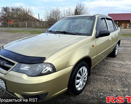 Бежевый Дэу Нексия, объемом двигателя 1.6 л и пробегом 181 тыс. км за 1950 $, фото 1 на Automoto.ua