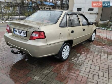 Бежевий Деу Нексія, об'ємом двигуна 1.6 л та пробігом 166 тис. км за 1999 $, фото 1 на Automoto.ua
