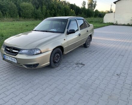 Бежевый Дэу Нексия, объемом двигателя 1.6 л и пробегом 150 тыс. км за 1200 $, фото 1 на Automoto.ua