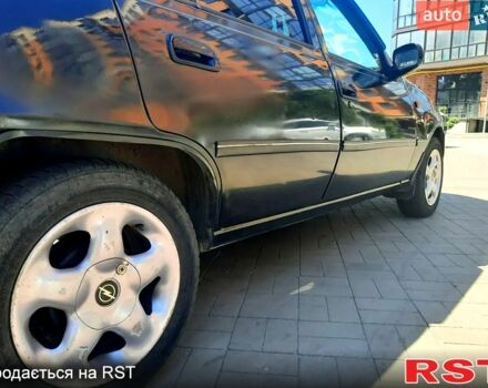 Черный Дэу Нексия, объемом двигателя 1.5 л и пробегом 152 тыс. км за 2500 $, фото 1 на Automoto.ua