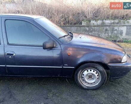 Фиолетовый Дэу Нексия, объемом двигателя 1.5 л и пробегом 140 тыс. км за 700 $, фото 3 на Automoto.ua