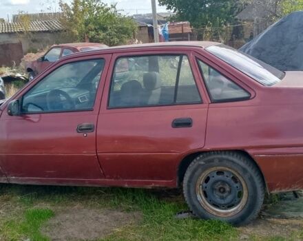 Дэу Нексия 1995 в Херсоне на Automoto.ua Красный Дэу Нексия, объемом двигателя 0 л и пробегом 256 тыс. км за 648 $, фото 1 на Automoto.ua
