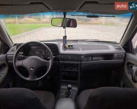 Червоний Деу Нексія, об'ємом двигуна 1.5 л та пробігом 278 тис. км за 1500 $, фото 9 на Automoto.ua