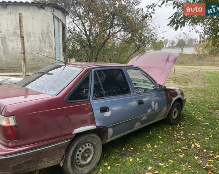Дэу Нексия 2007 в Могилев-Подольском на Automoto.ua Красный Дэу Нексия, объемом двигателя 1.5 л и пробегом 200 тыс. км за 800 $, фото 5 на Automoto.ua