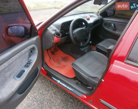 Червоний Деу Нексія, об'ємом двигуна 1.5 л та пробігом 181 тис. км за 2750 $, фото 9 на Automoto.ua