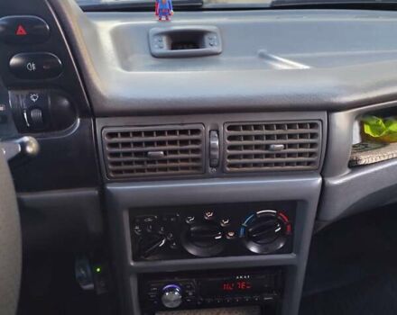 Червоний Деу Нексія, об'ємом двигуна 1.5 л та пробігом 182 тис. км за 1390 $, фото 12 на Automoto.ua