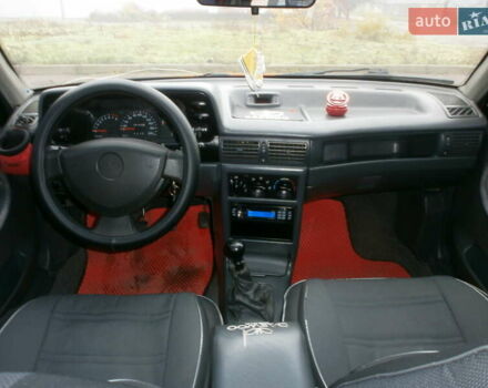 Червоний Деу Нексія, об'ємом двигуна 1.5 л та пробігом 181 тис. км за 2750 $, фото 11 на Automoto.ua