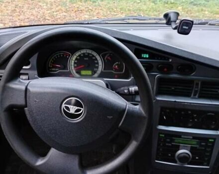 Деу Нексія 2008 у Шепетовке на Automoto.ua Червоний Деу Нексія, об'ємом двигуна 1.5 л та пробігом 240 тис. км за 1500 $, фото 2 на Automoto.ua