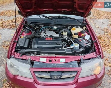 Деу Нексія 2008 у Шепетовке на Automoto.ua Червоний Деу Нексія, об'ємом двигуна 1.5 л та пробігом 240 тис. км за 1500 $, фото 5 на Automoto.ua