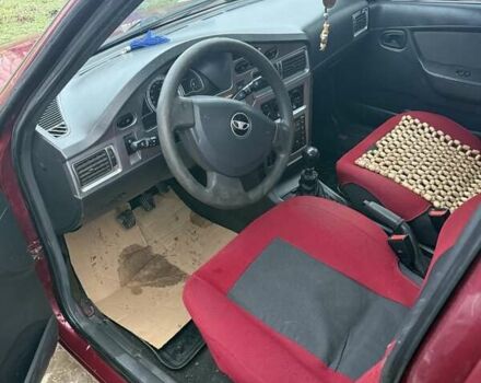 Червоний Деу Нексія, об'ємом двигуна 1.6 л та пробігом 311 тис. км за 2500 $, фото 4 на Automoto.ua