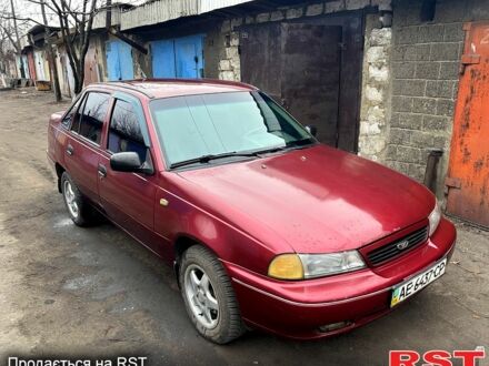 Дэу Нексия 1996 в Днепре (Днепропетровске) на Automoto.ua Красный Дэу Нексия, объемом двигателя 1.5 л и пробегом 210 тыс. км за 1700 $, фото 1 на Automoto.ua