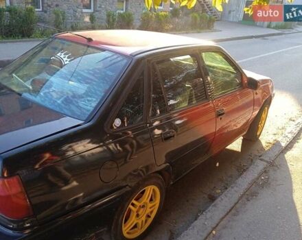 Червоний Деу Нексія, об'ємом двигуна 1.5 л та пробігом 200 тис. км за 2000 $, фото 1 на Automoto.ua