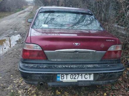 Дэу Нексия 2007 в Белгород-Днестровском на Automoto.ua Красный Дэу Нексия, объемом двигателя 1.5 л и пробегом 300 тыс. км за 800 $, фото 1 на Automoto.ua