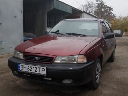 Красный Дэу Нексия, объемом двигателя 1.5 л и пробегом 200 тыс. км за 850 $, фото 1 на Automoto.ua