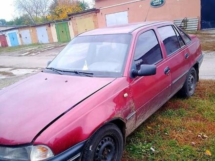 Дэу Нексия 2007 в Прилуках на Automoto.ua Красный Дэу Нексия, объемом двигателя 1.5 л и пробегом 250 тыс. км за 1100 $, фото 1 на Automoto.ua