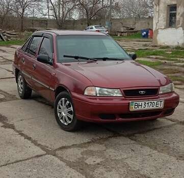 Красный Дэу Нексия, объемом двигателя 1.5 л и пробегом 187 тыс. км за 2200 $, фото 1 на Automoto.ua