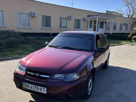 Деу Нексія 2010 у Александрие на Automoto.ua Червоний Деу Нексія, об'ємом двигуна 1.5 л та пробігом 32 тис. км за 3800 $, фото 1 на Automoto.ua
