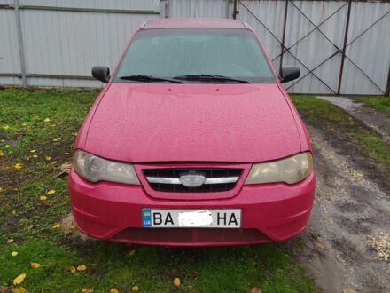 Красный Дэу Нексия, объемом двигателя 1.6 л и пробегом 200 тыс. км за 1700 $, фото 1 на Automoto.ua