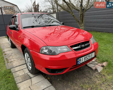 Красный Дэу Нексия, объемом двигателя 1.6 л и пробегом 136 тыс. км за 2900 $, фото 1 на Automoto.ua