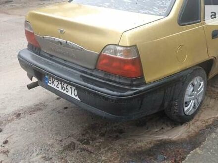 Дэу Нексия, объемом двигателя 1.5 л и пробегом 329 тыс. км за 1000 $, фото 1 на Automoto.ua