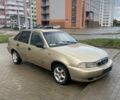 Желтый Дэу Нексия, объемом двигателя 1.5 л и пробегом 459 тыс. км за 1900 $, фото 1 на Automoto.ua