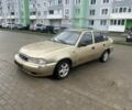 Желтый Дэу Нексия, объемом двигателя 1.5 л и пробегом 459 тыс. км за 1900 $, фото 1 на Automoto.ua