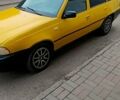 Жовтий Деу Нексія, об'ємом двигуна 1.5 л та пробігом 332 тис. км за 1000 $, фото 8 на Automoto.ua