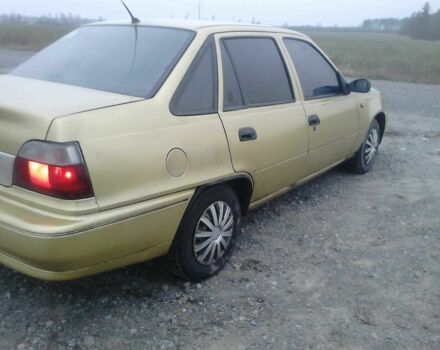 Желтый Дэу Нексия, объемом двигателя 1.5 л и пробегом 300 тыс. км за 1500 $, фото 8 на Automoto.ua