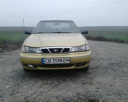 Желтый Дэу Нексия, объемом двигателя 1.5 л и пробегом 300 тыс. км за 1500 $, фото 3 на Automoto.ua