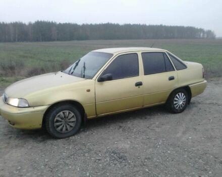 Желтый Дэу Нексия, объемом двигателя 1.5 л и пробегом 300 тыс. км за 1500 $, фото 4 на Automoto.ua