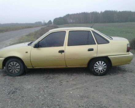 Желтый Дэу Нексия, объемом двигателя 1.5 л и пробегом 300 тыс. км за 1500 $, фото 2 на Automoto.ua